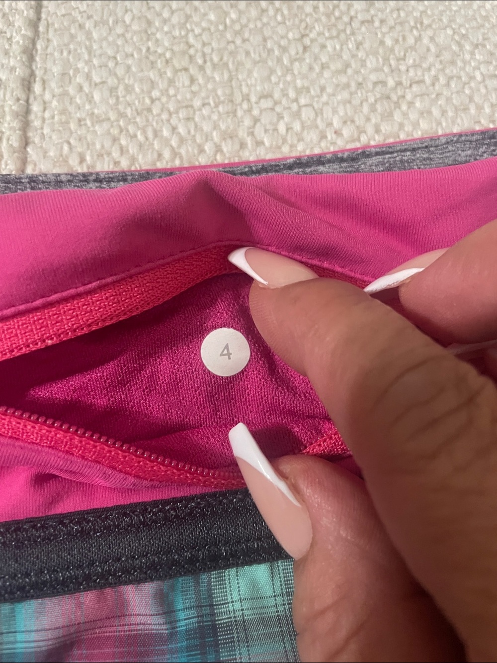 Lululemon - Picture 3 of 5